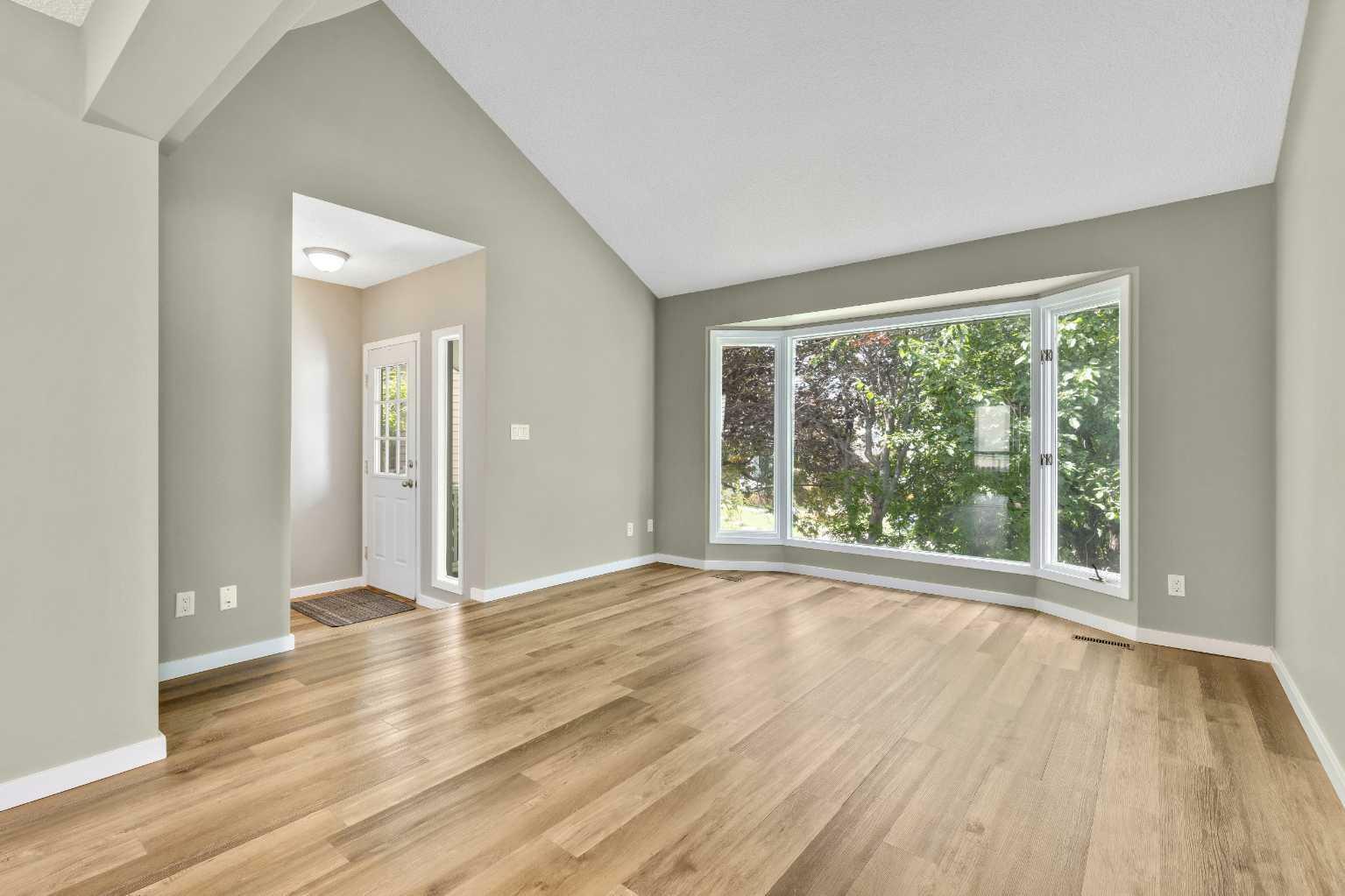Property Photo: 40 Gleneagle Place SW AB T3E 6R5