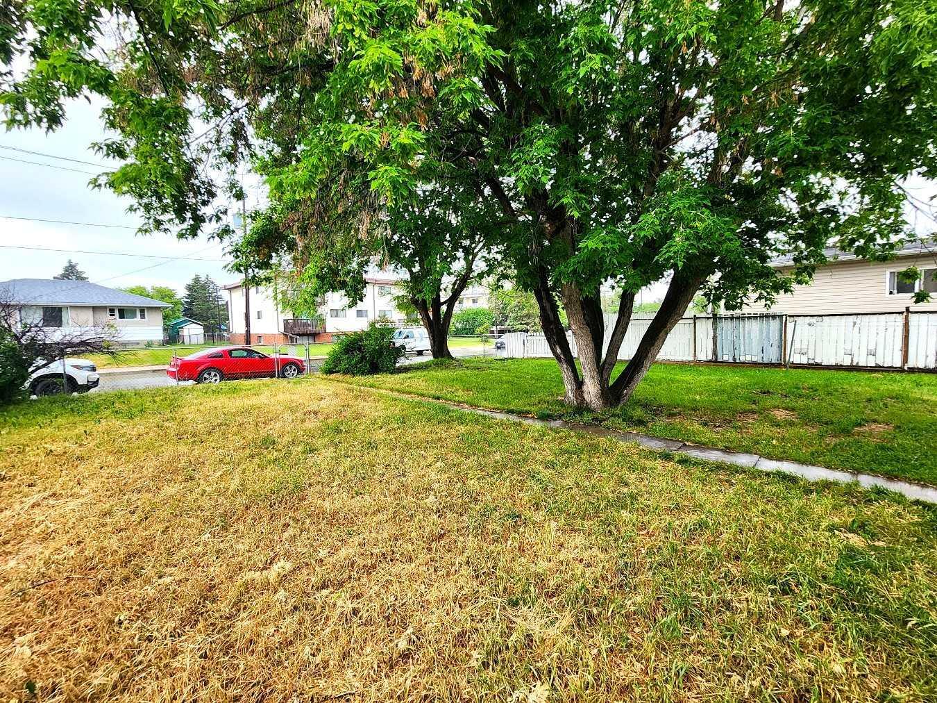 Property Photo: 5713 57 Avenue AB T4N 4S2