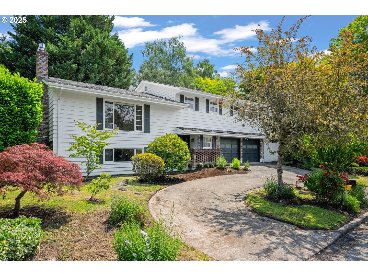 Property Photo:  5304 SW 34th Pl  OR 97239 