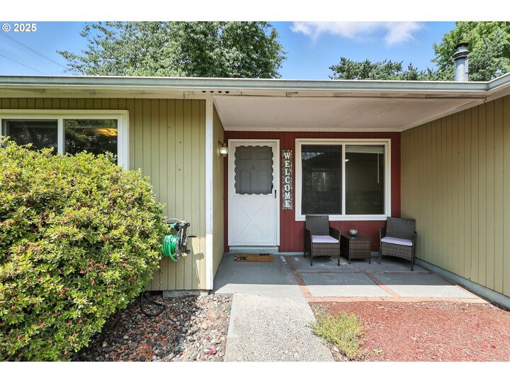Property Photo: 1481 SW 5th Pl OR 97080
