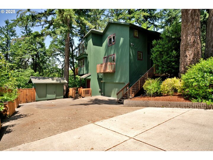 Property Photo: 3574 Spring Blvd OR 97405