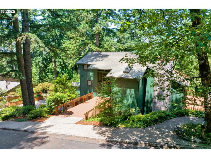 Property Photo: 3574 Spring Blvd OR 97405