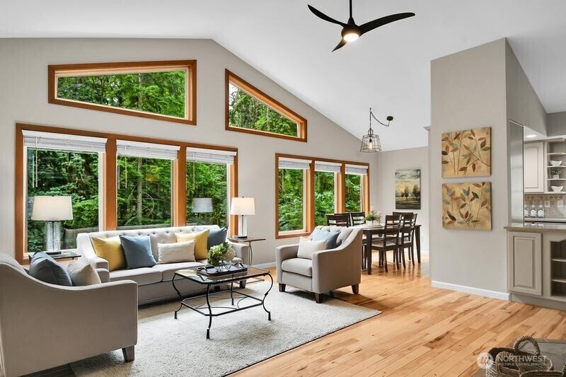 Property Photo:  530  175th Avenue NE  WA 98290 