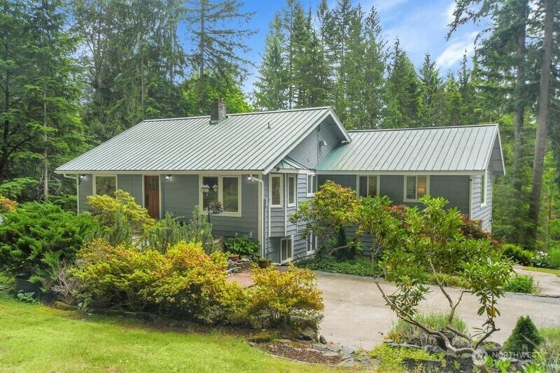 Property Photo: 530 175th Avenue NE WA 98290