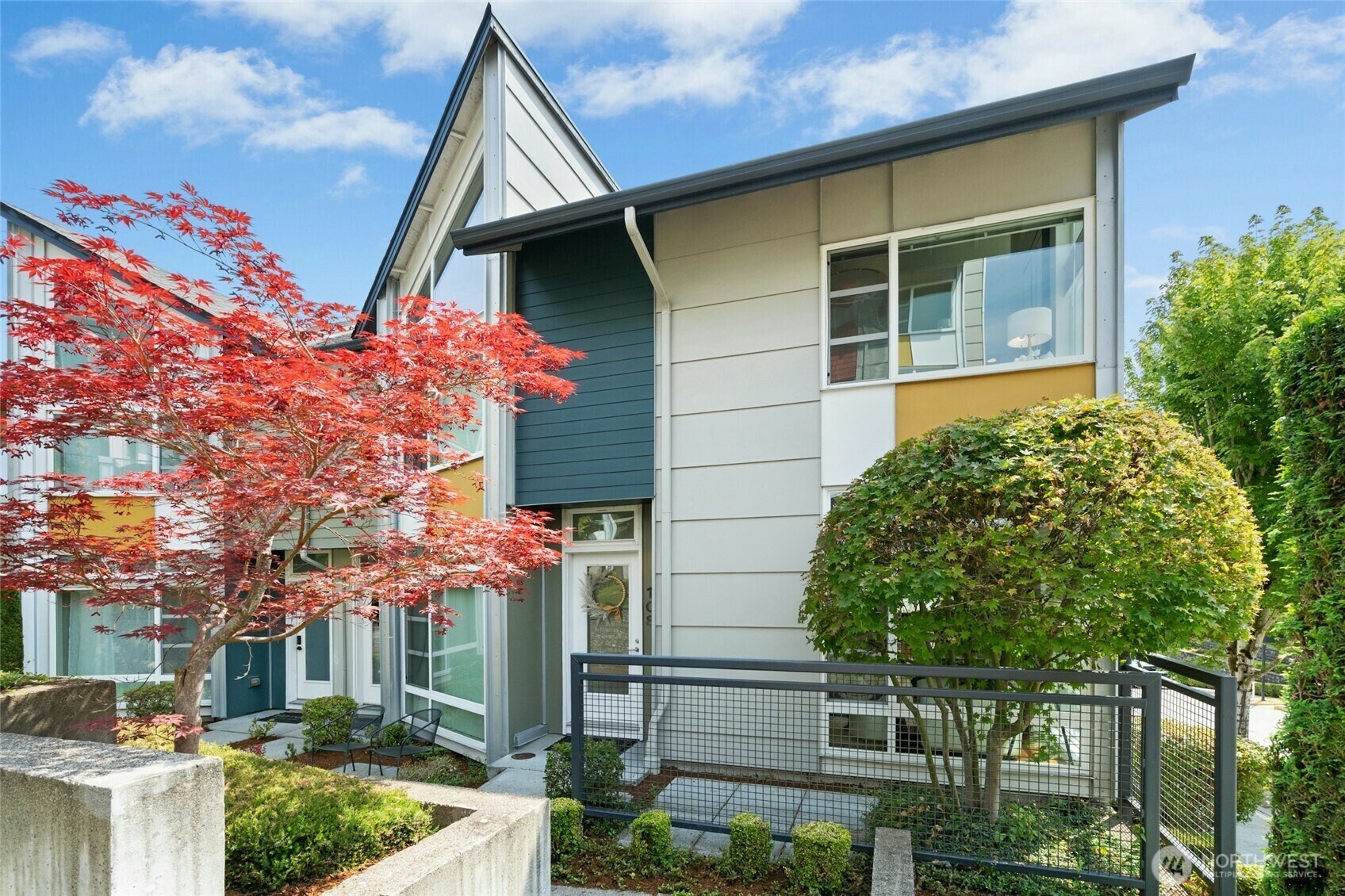 Property Photo: 15200 NE 81st Way 108 WA 98052