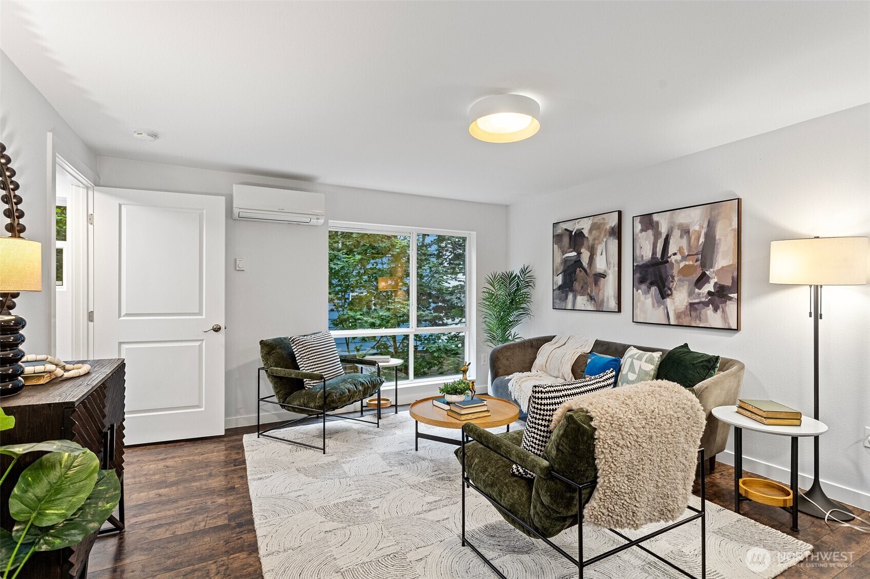 Property Photo: 1541 18th Avenue S WA 98144