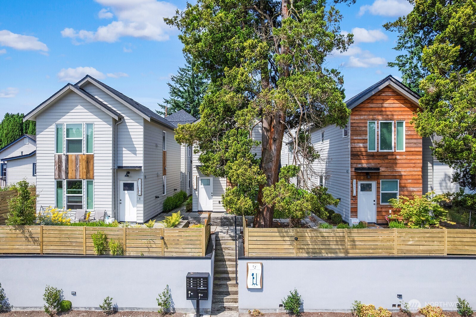 Property Photo: 5949 41st Avenue SW 5 WA 98136