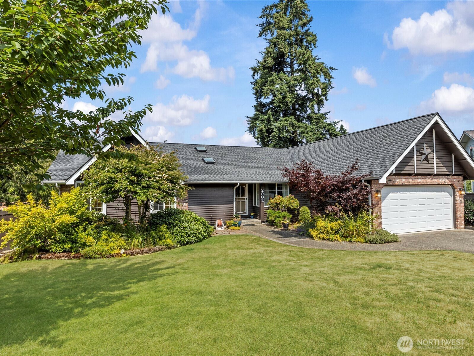 Property Photo: 2902 30th Place SE WA 98374