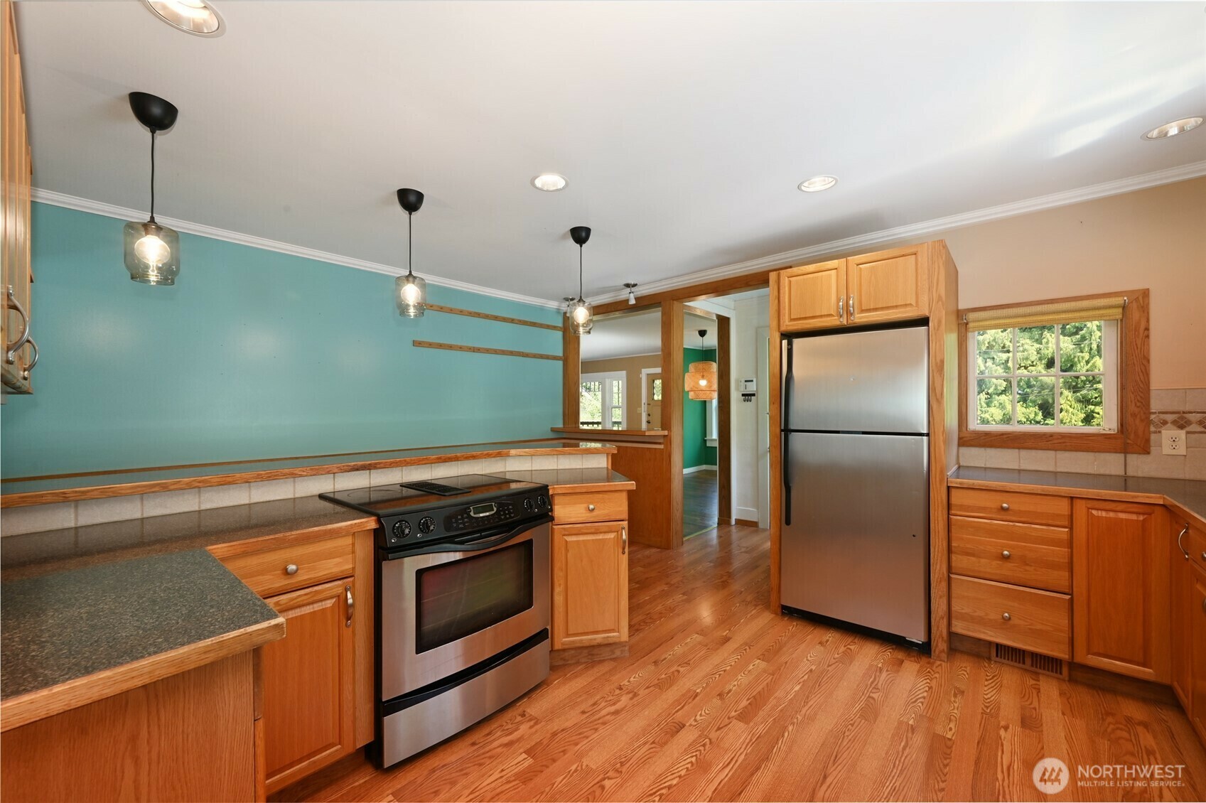 Property Photo: 705 SW 158th St WA 98166