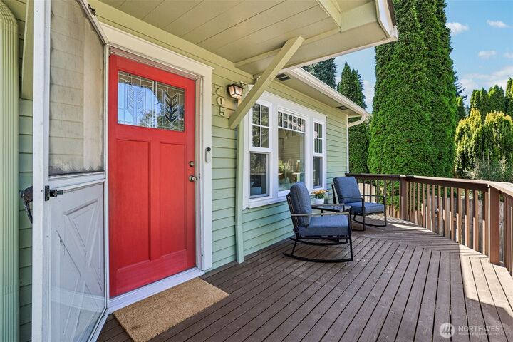 Property Photo: 705 SW 158th St WA 98166