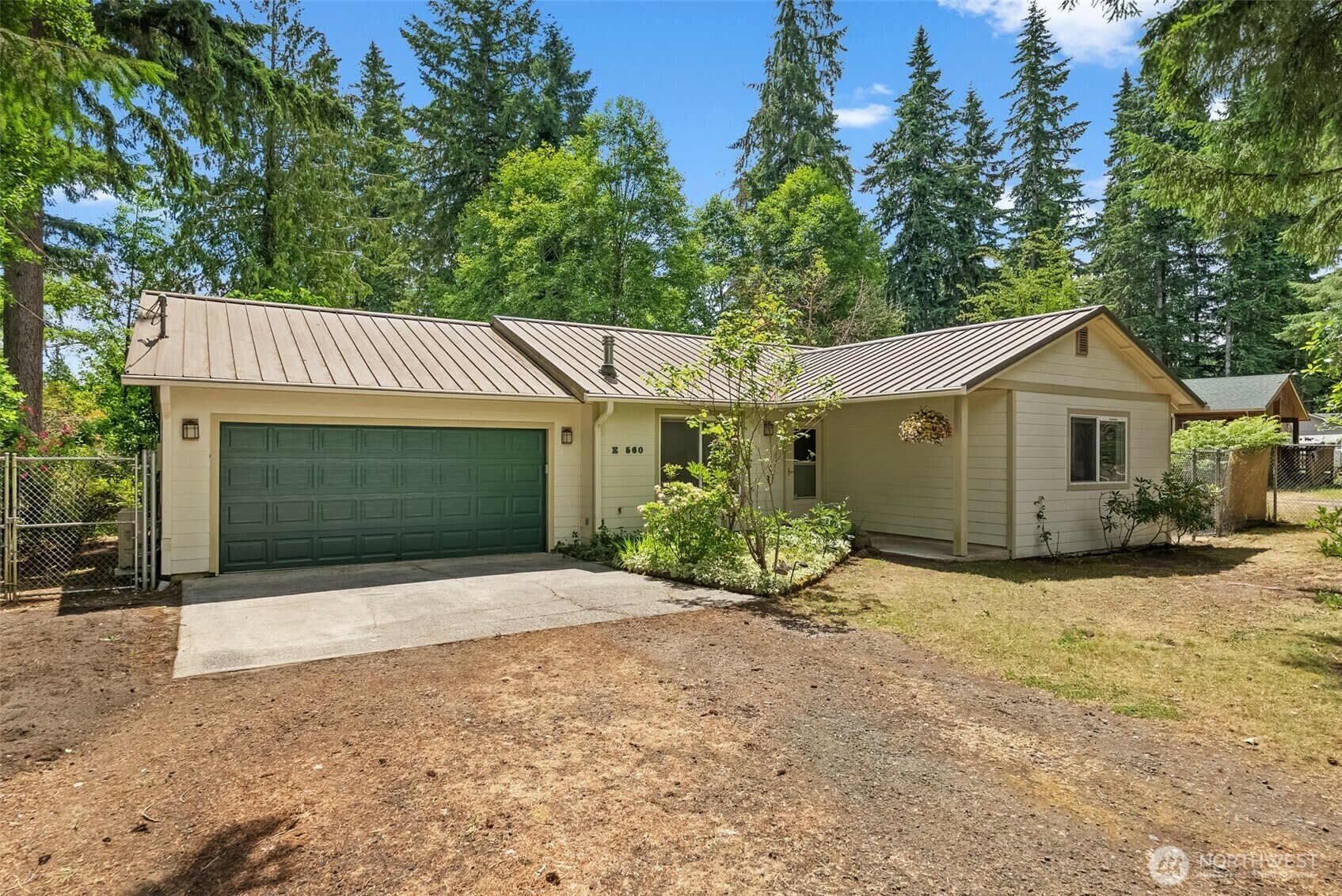 Property Photo:  560 E Timberlake Drive E  WA 98584 
