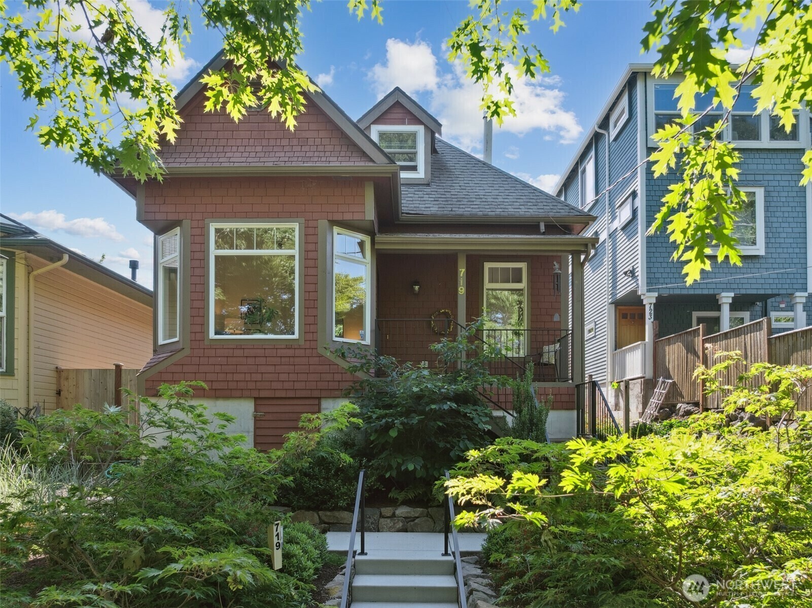 Property Photo: 719 22nd Ave WA 98122