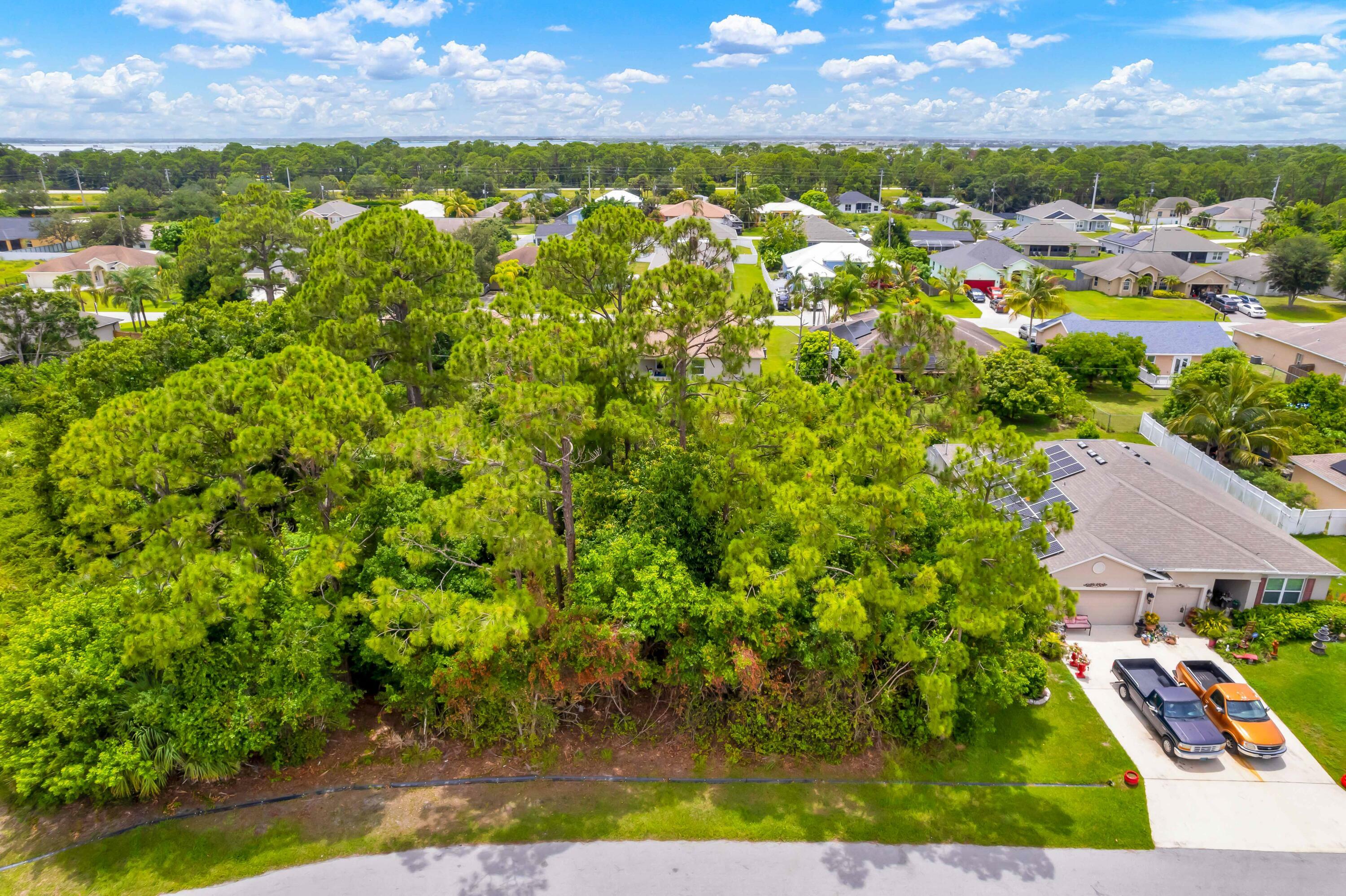 Property Photo: 4174 SW Batavia Street FL 34953