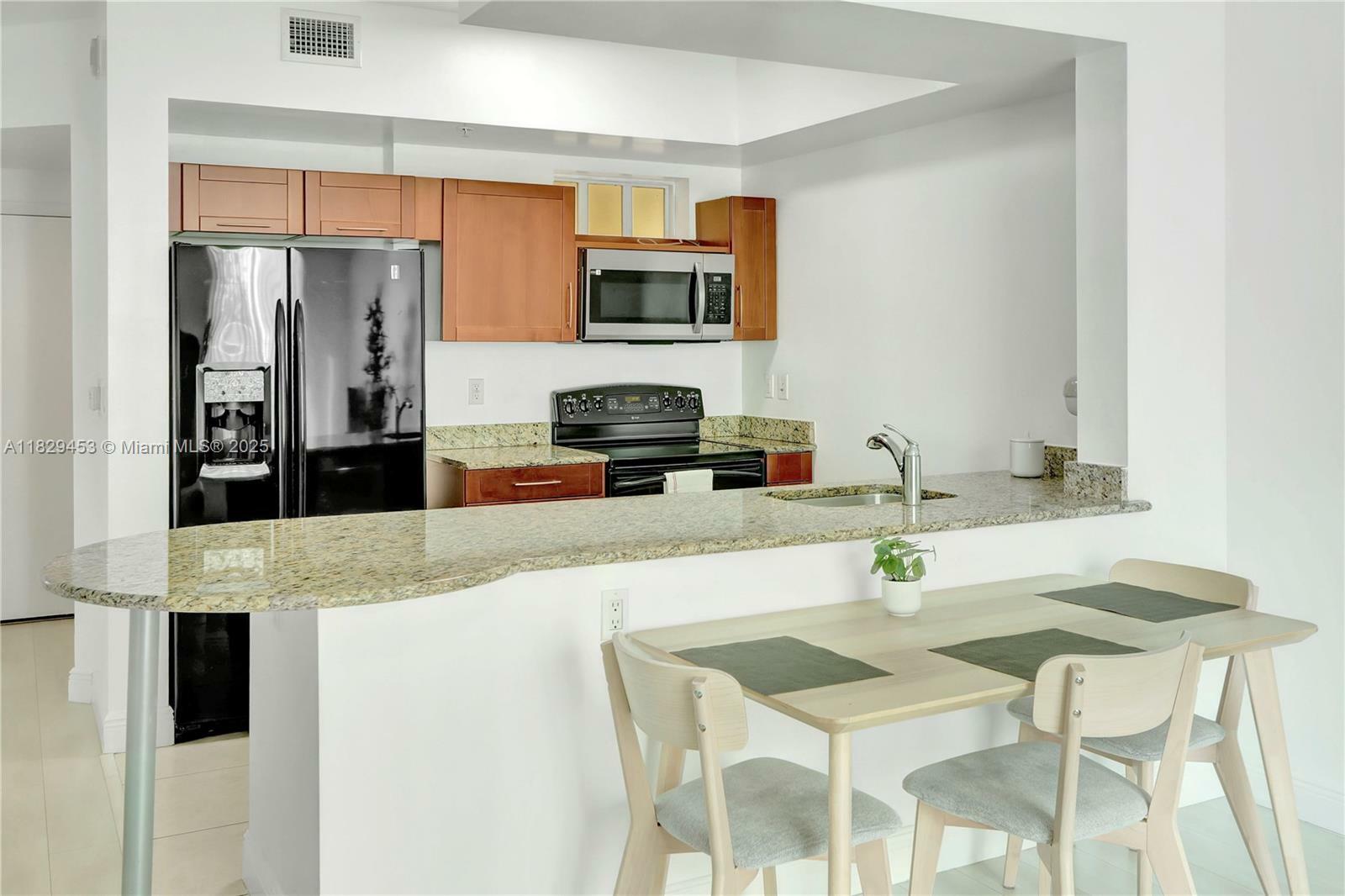 Property Photo: 7275 SW 90th Way G-413 FL 33156