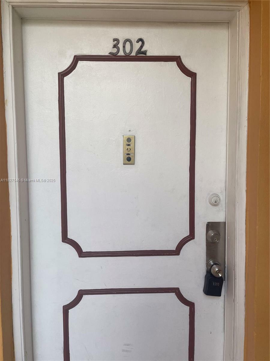 Property Photo: 365 NE 125th St 302 FL 33161