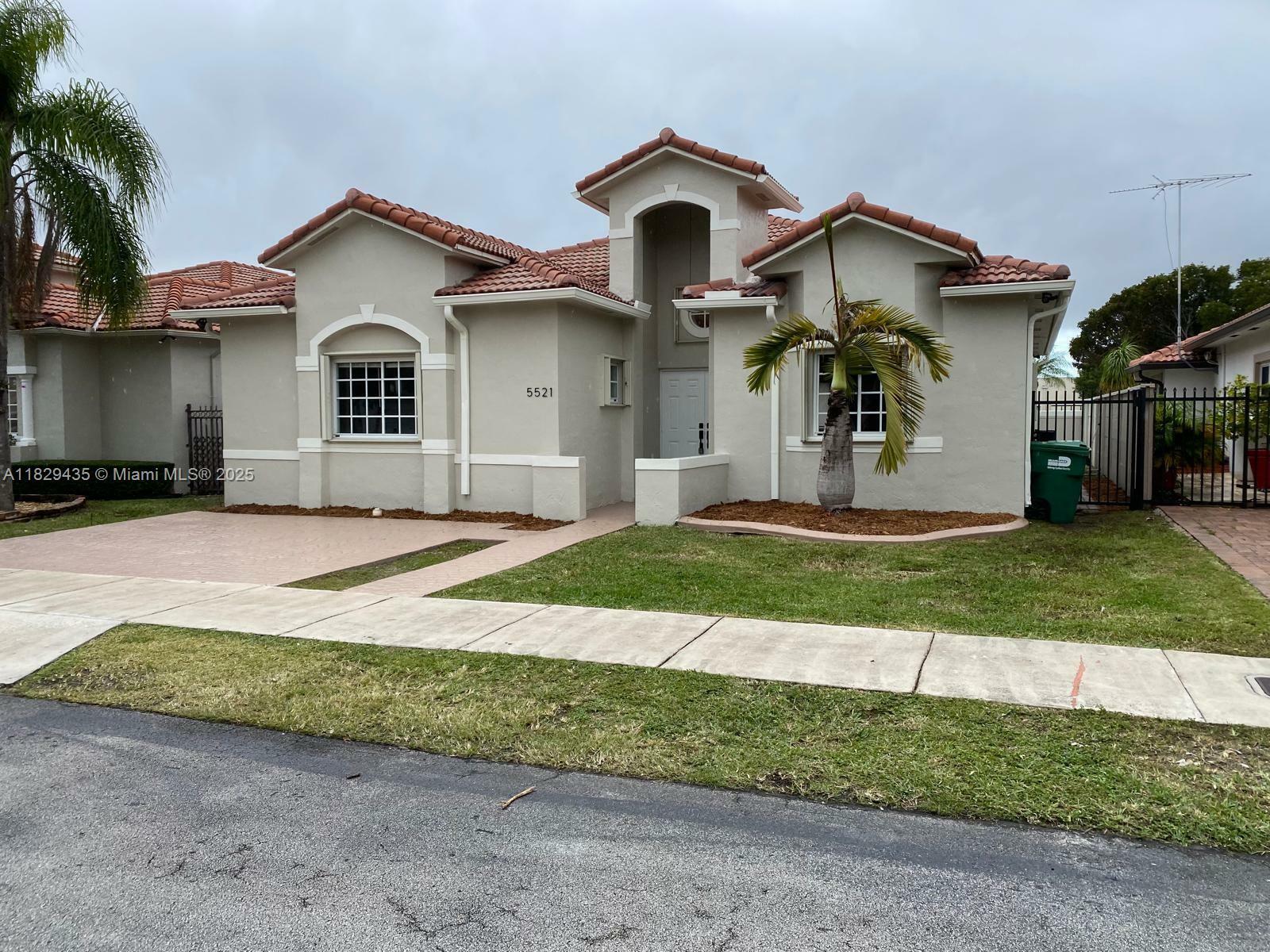 5521 SW 158th Ct  Miami FL 33185 photo