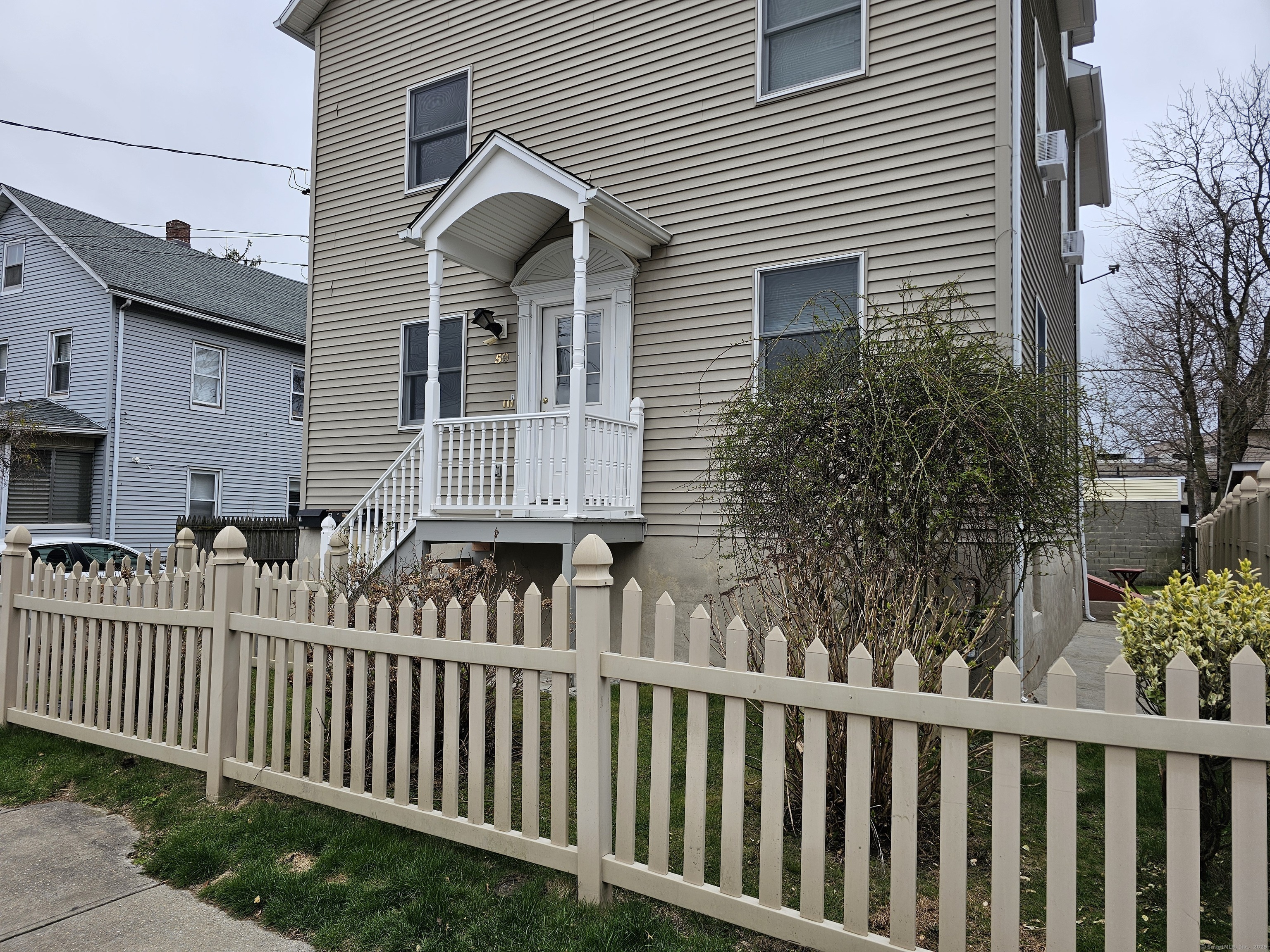 Property Photo:  59 Harbor Street 2  CT 06902 