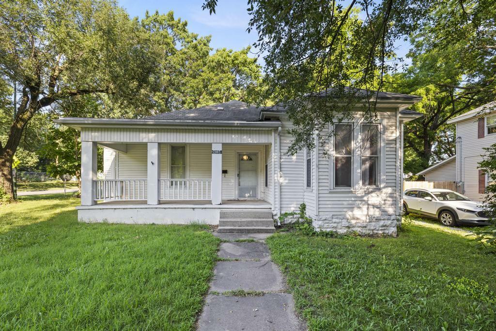 Property Photo: 2003 N Jefferson Avenue MO 65803