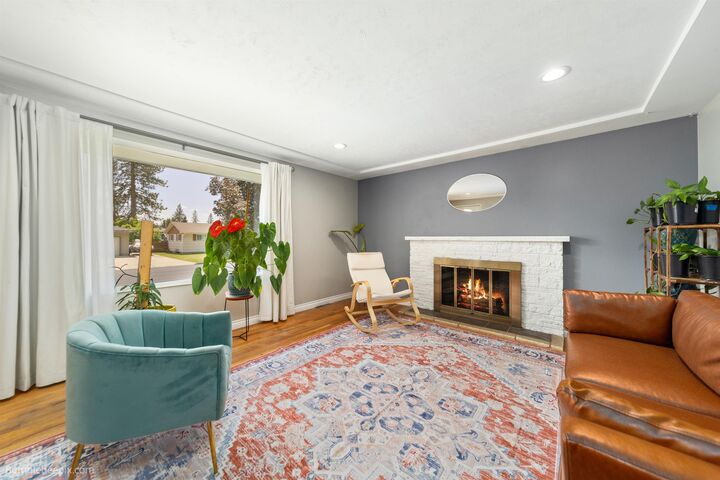 Property Photo:  224 W Hoerner Ave  WA 99218 