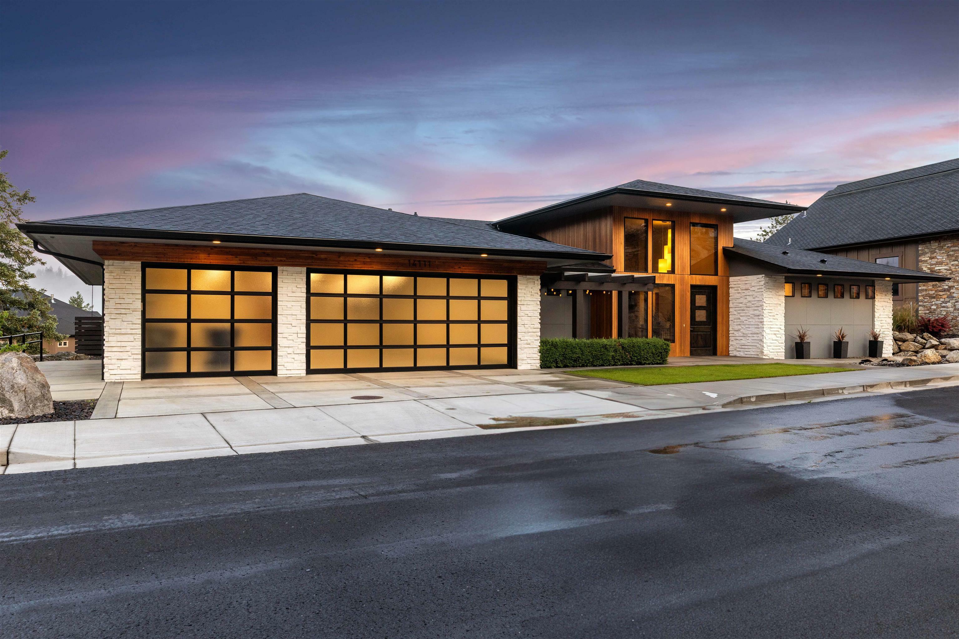 Property Photo: 14111 N Wandermere Estates Ln WA 99208