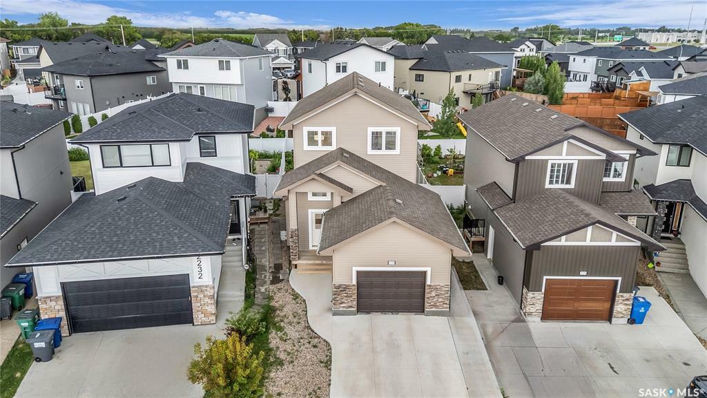 Property Photo: 2230 Rosewood Drive SK S7V 0S2
