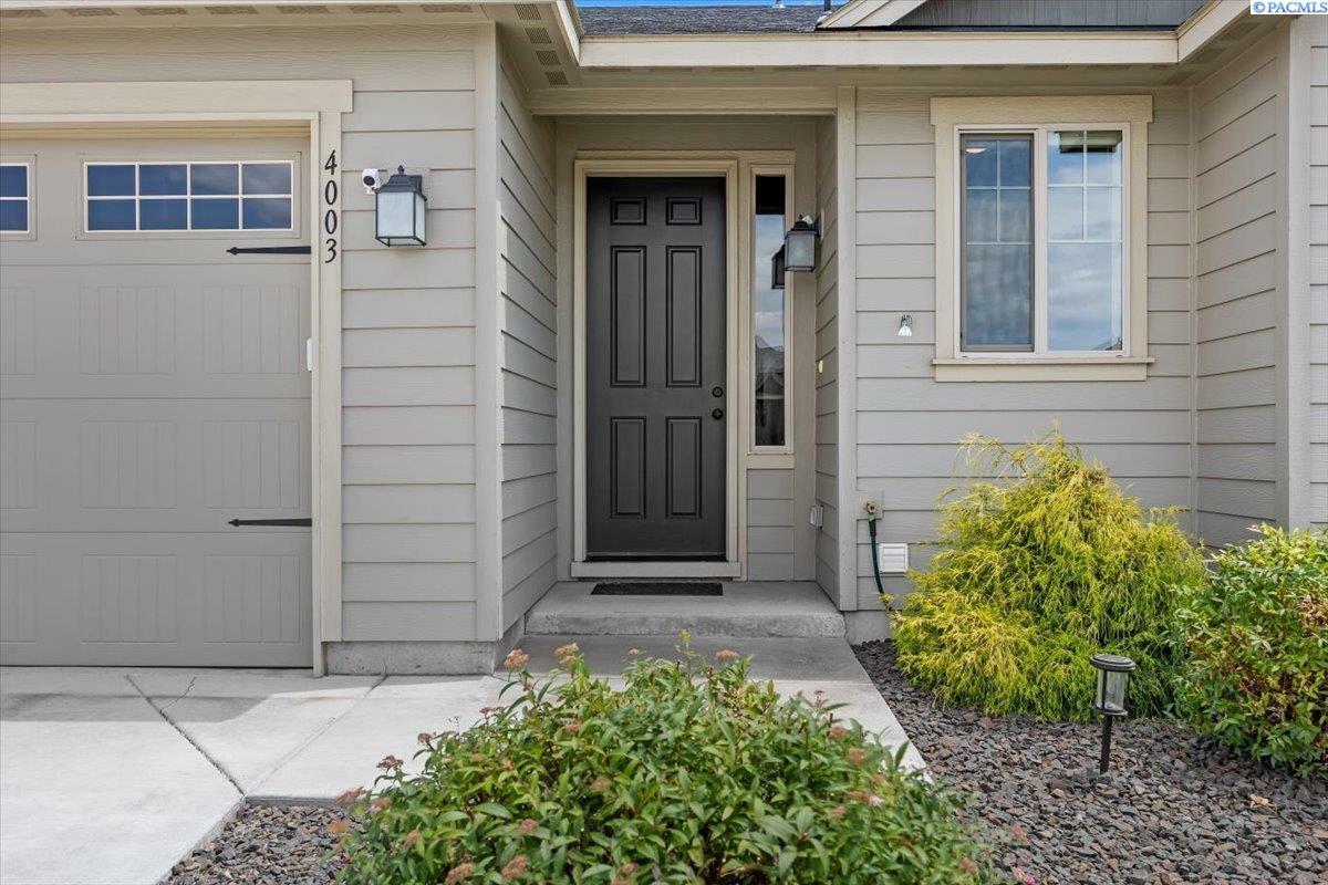 Property Photo: 4003 Atlanta Ln WA 99301