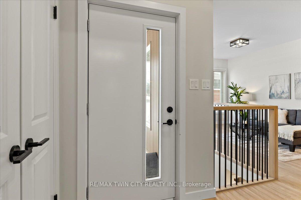 Property Photo: 2 Pipers Green Court ON N2E 3C6