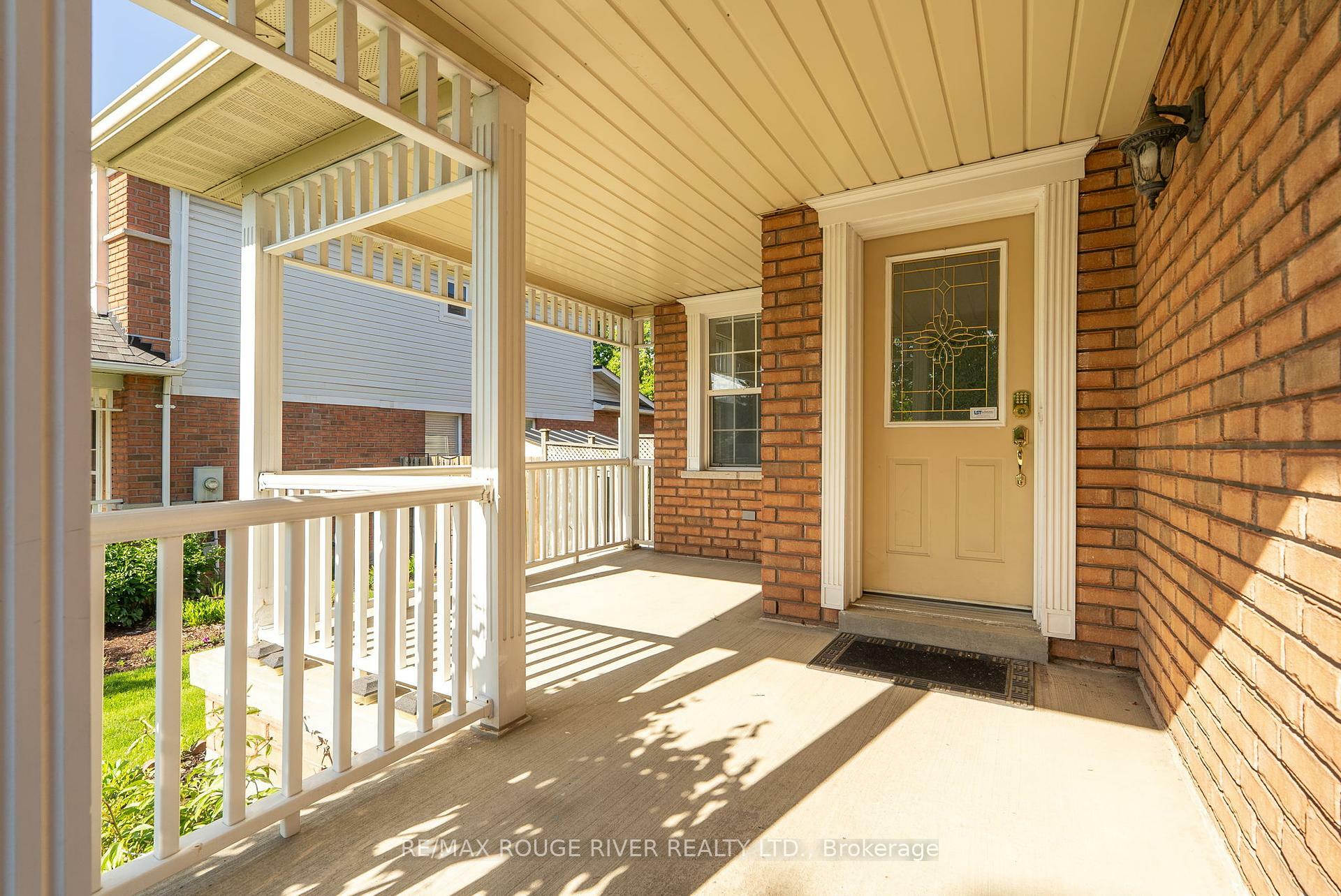 Property Photo: 104 Willowbrook Drive ON L1R 2S8