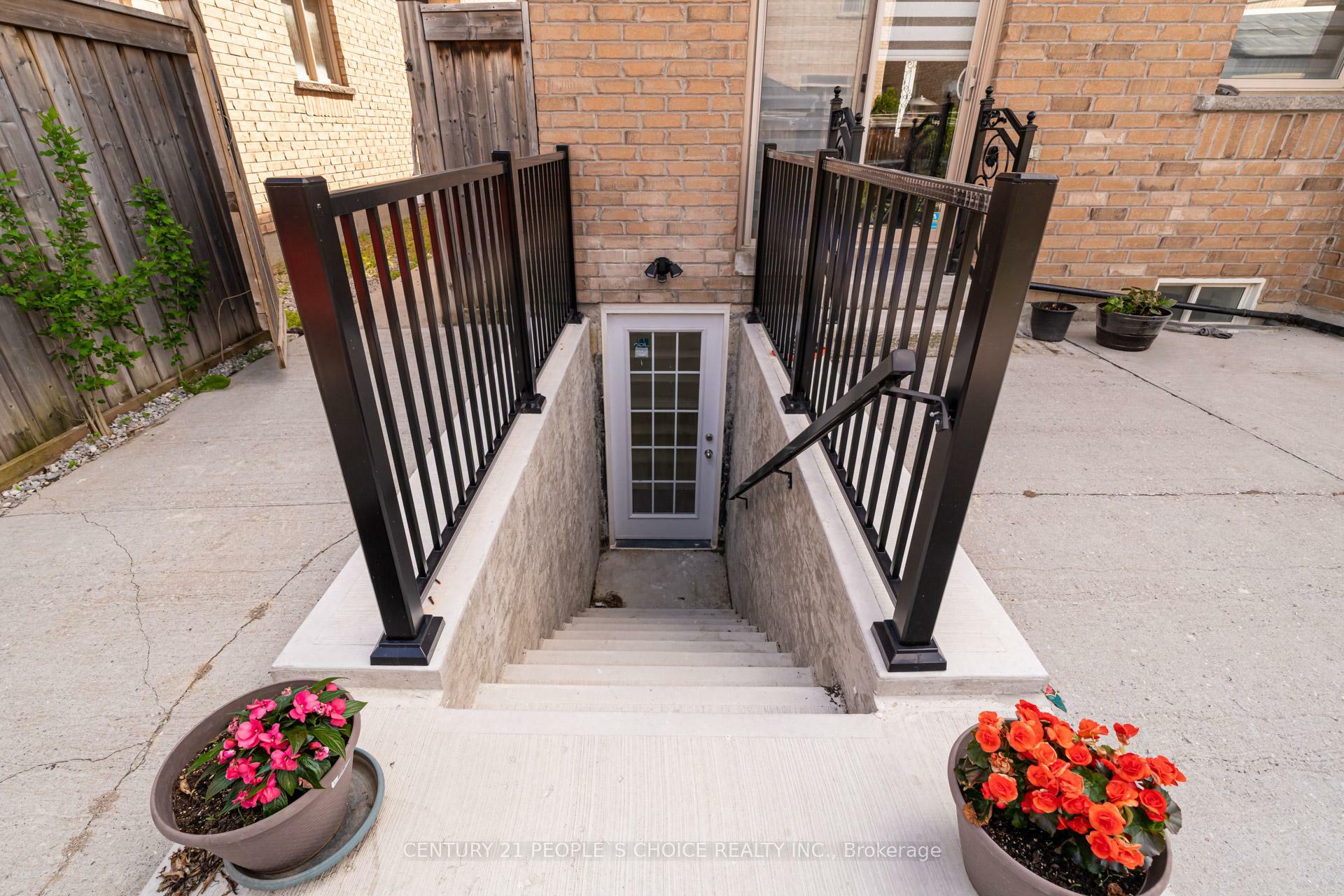 Photo de la propriété: 25 Drummondville Drive Basement ON L6P 3M7