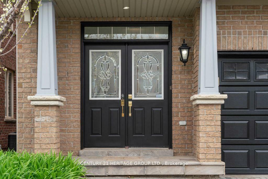 Property Photo:  158 Kingshill Road  ON L4E 4V5 