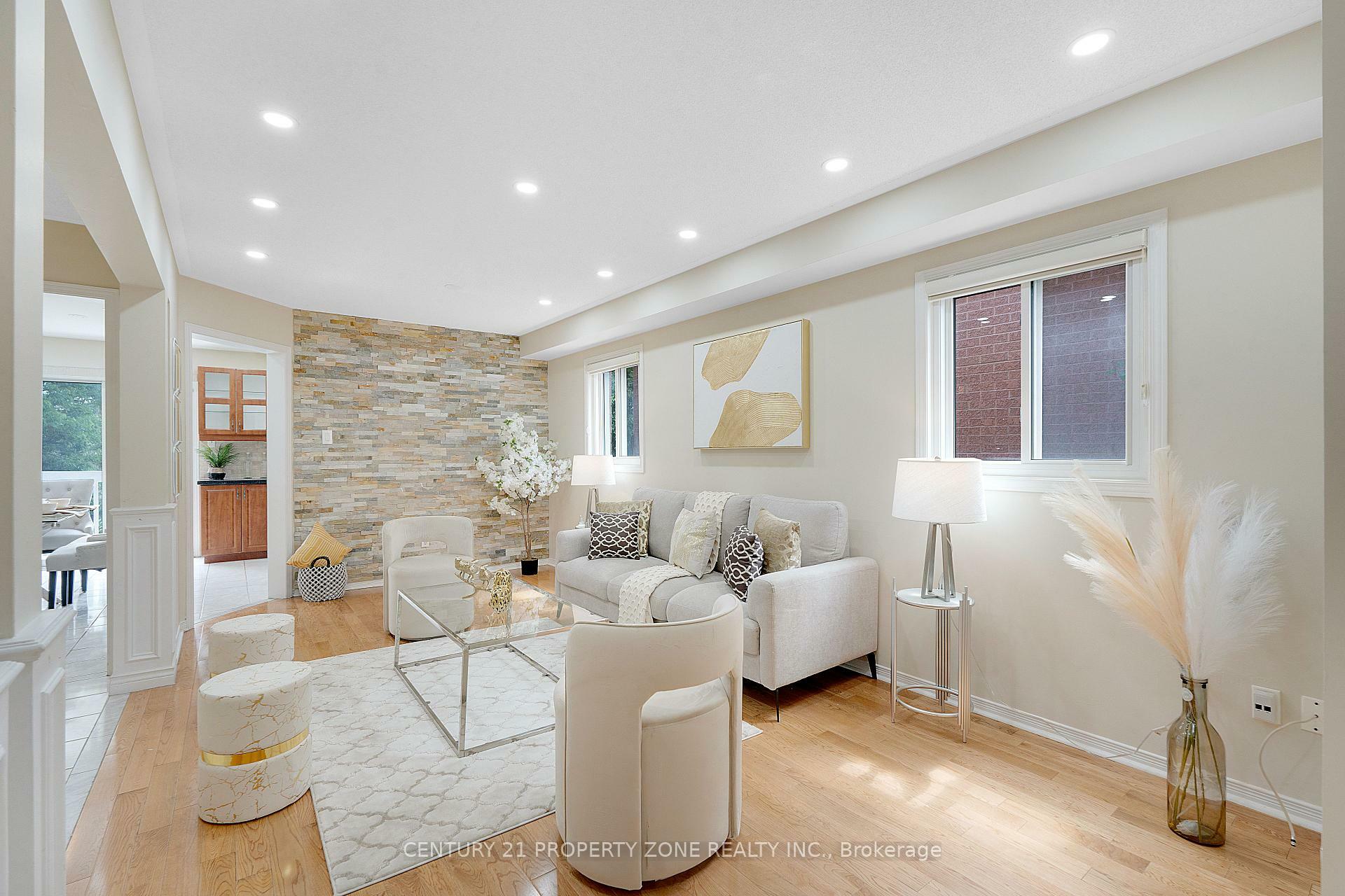 Property Photo: 5469 Palmerstone Crescent ON L5M 5Z8