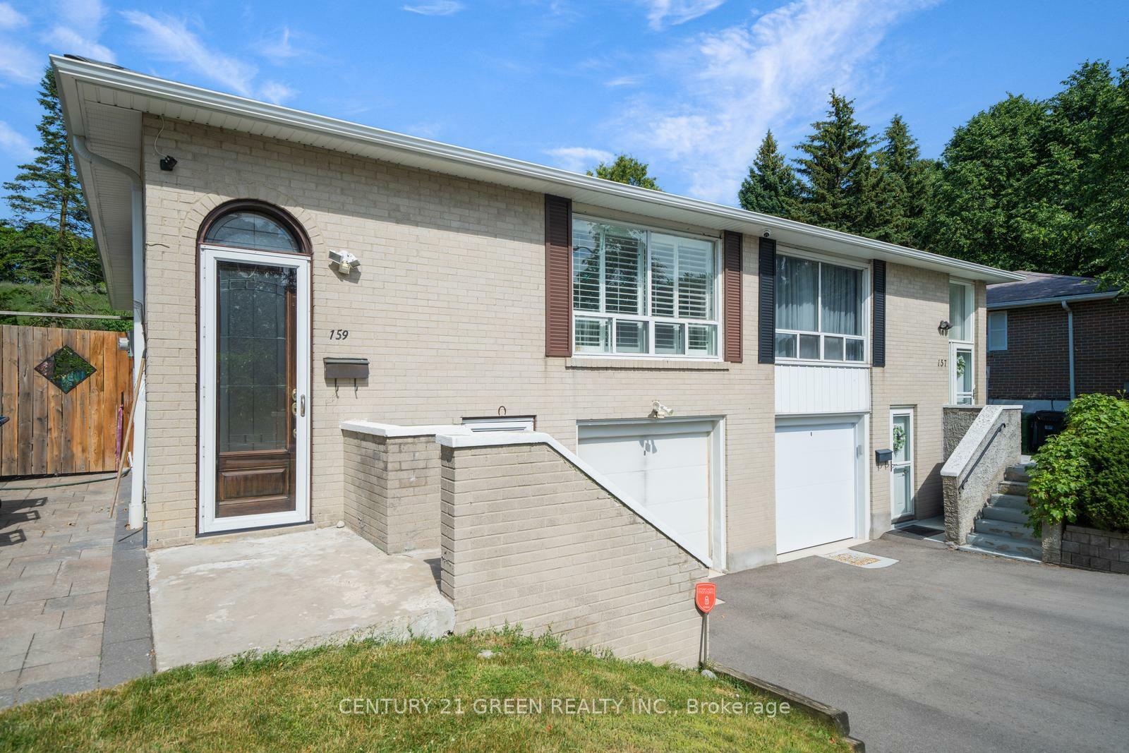 Property Photo: 159 Hollyberry Trail ON M2H 2P2