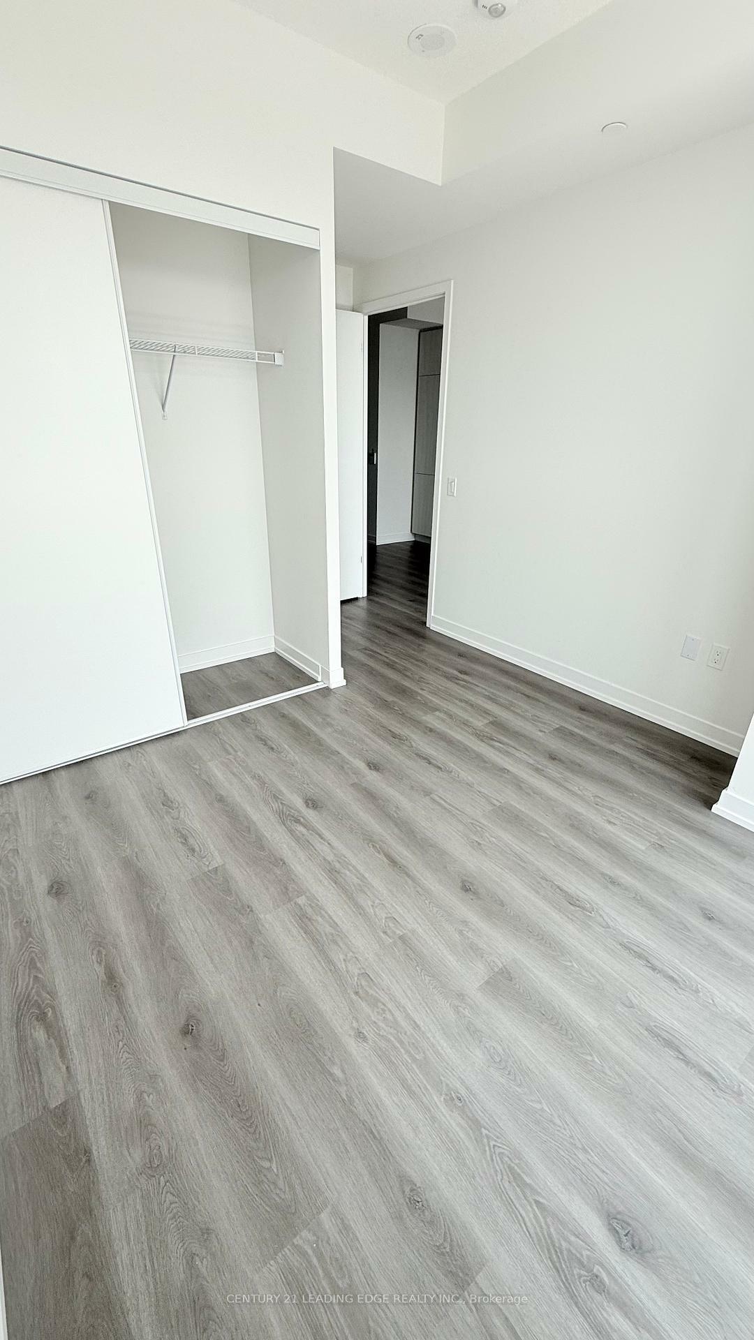 Property Photo: 195 Commerce Street 3907 ON L4K 0P9
