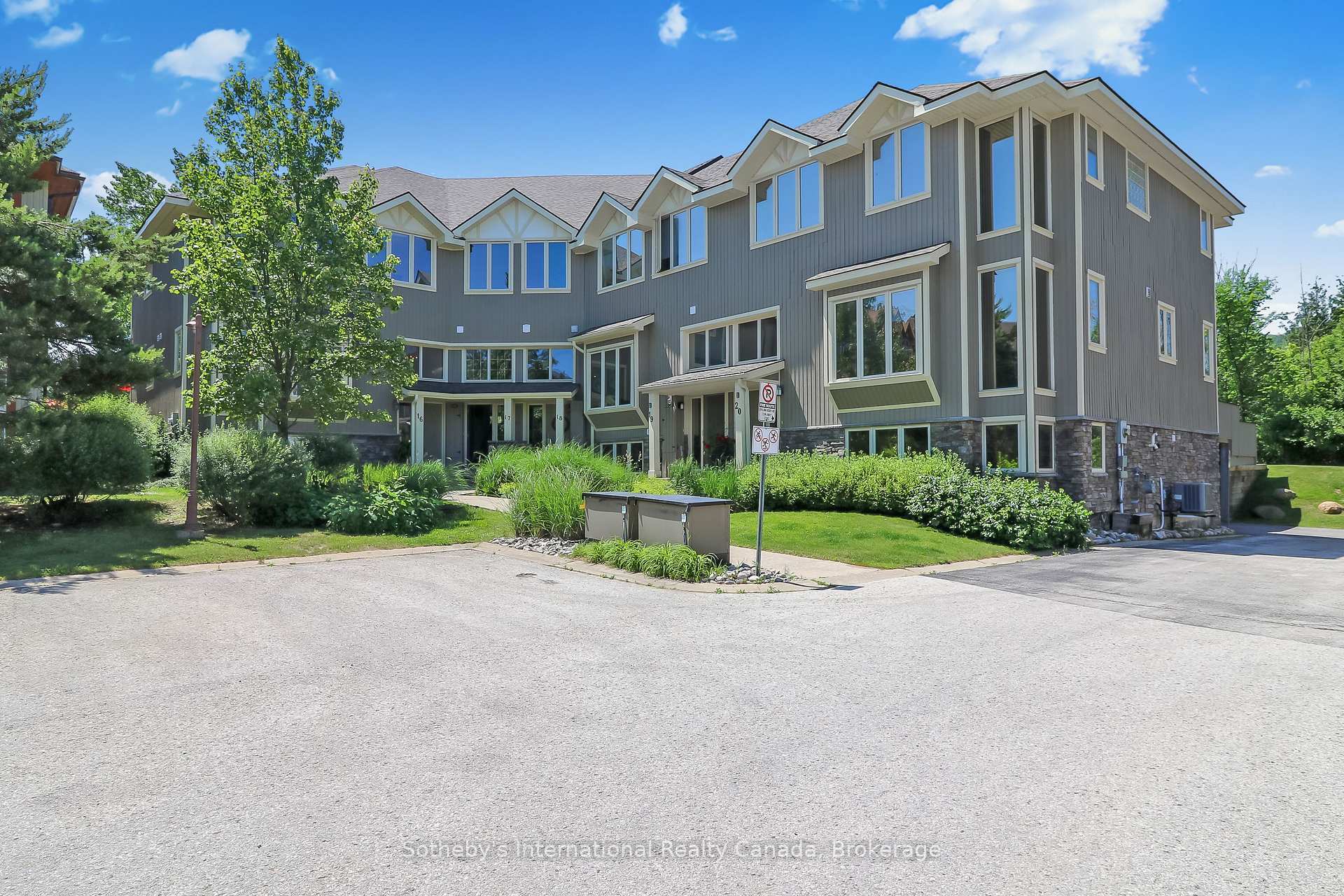 Property Photo:  224 Blueski George Crescent 16  ON L9Y 0V6 