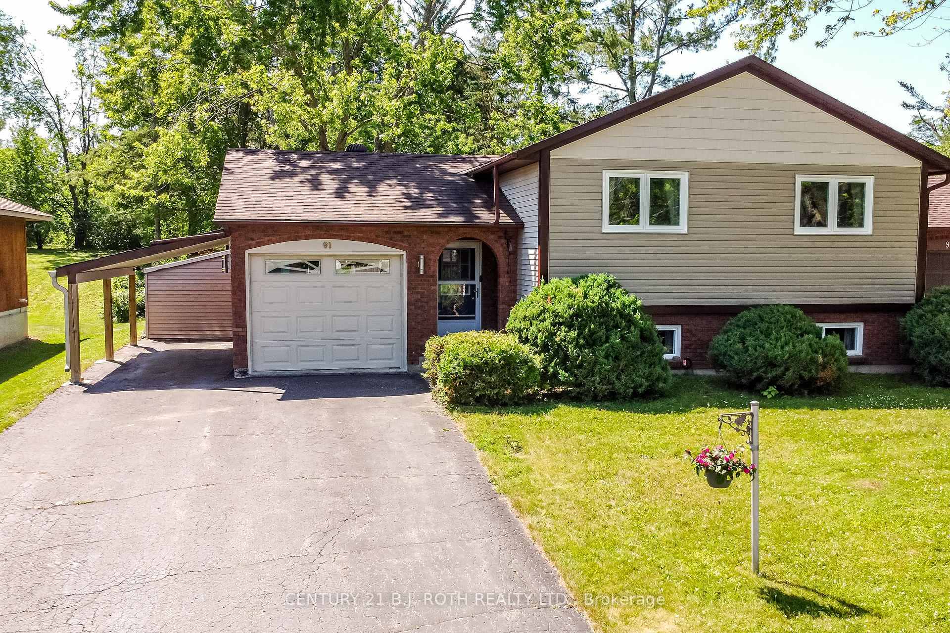 Photo de la propriété: 91 Lahay Avenue ON L3V 7A2