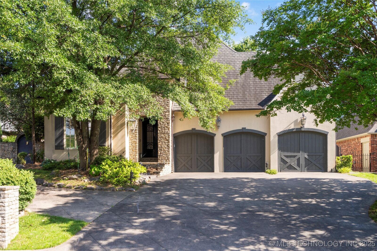 Property Photo: 3310 E 94th Street OK 74137