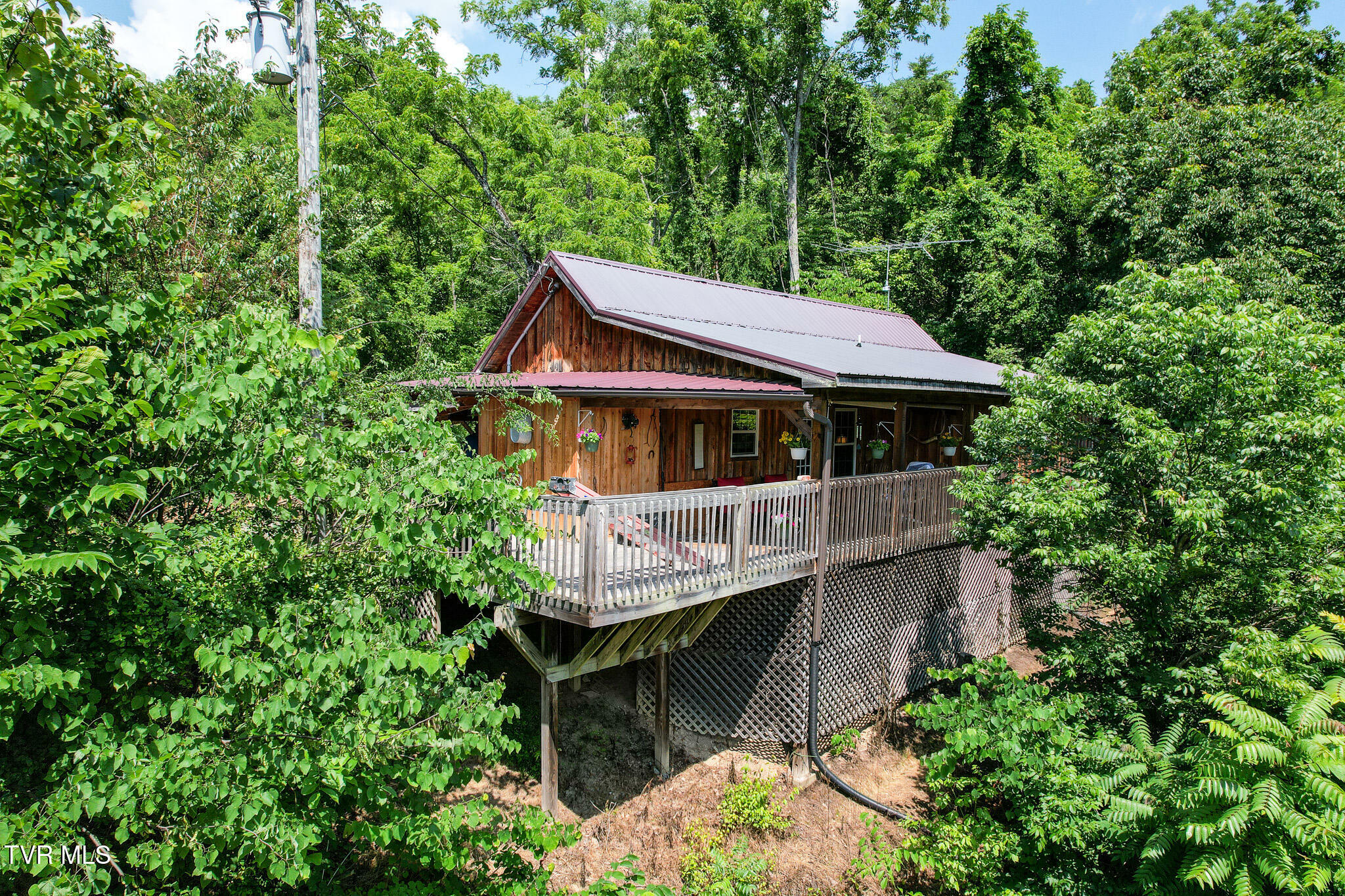 Property Photo: 1962 Fodderstack Mountain Loop TN 37745