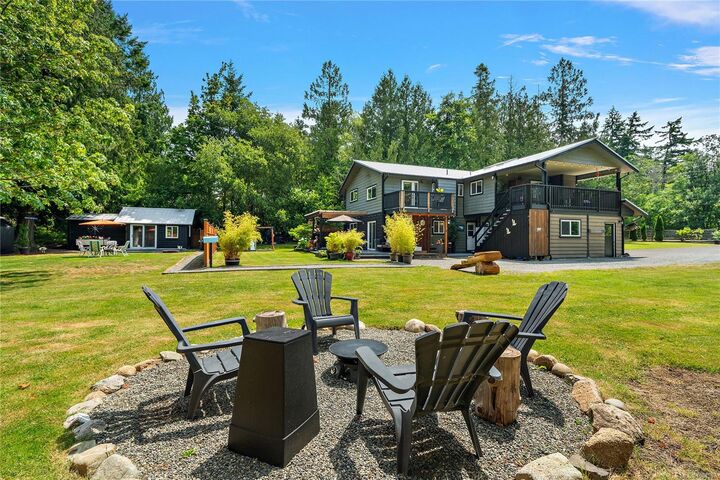 870 Woodcreek Dr  North Saanich BC V8L 4R4 photo