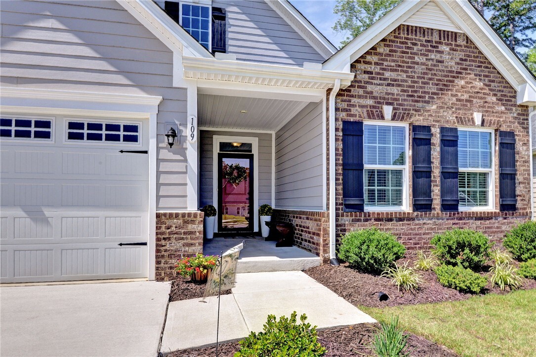 Property Photo: 109 Apprentice Landing VA 23185