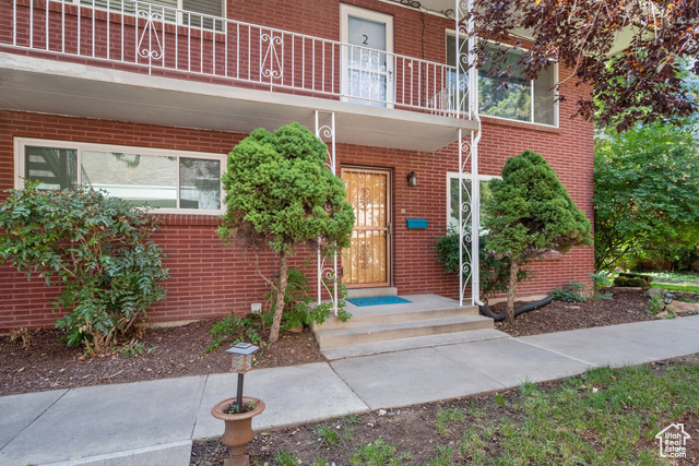 Property Photo: 2270 E Murray Holladay Rd S 4 UT 84117