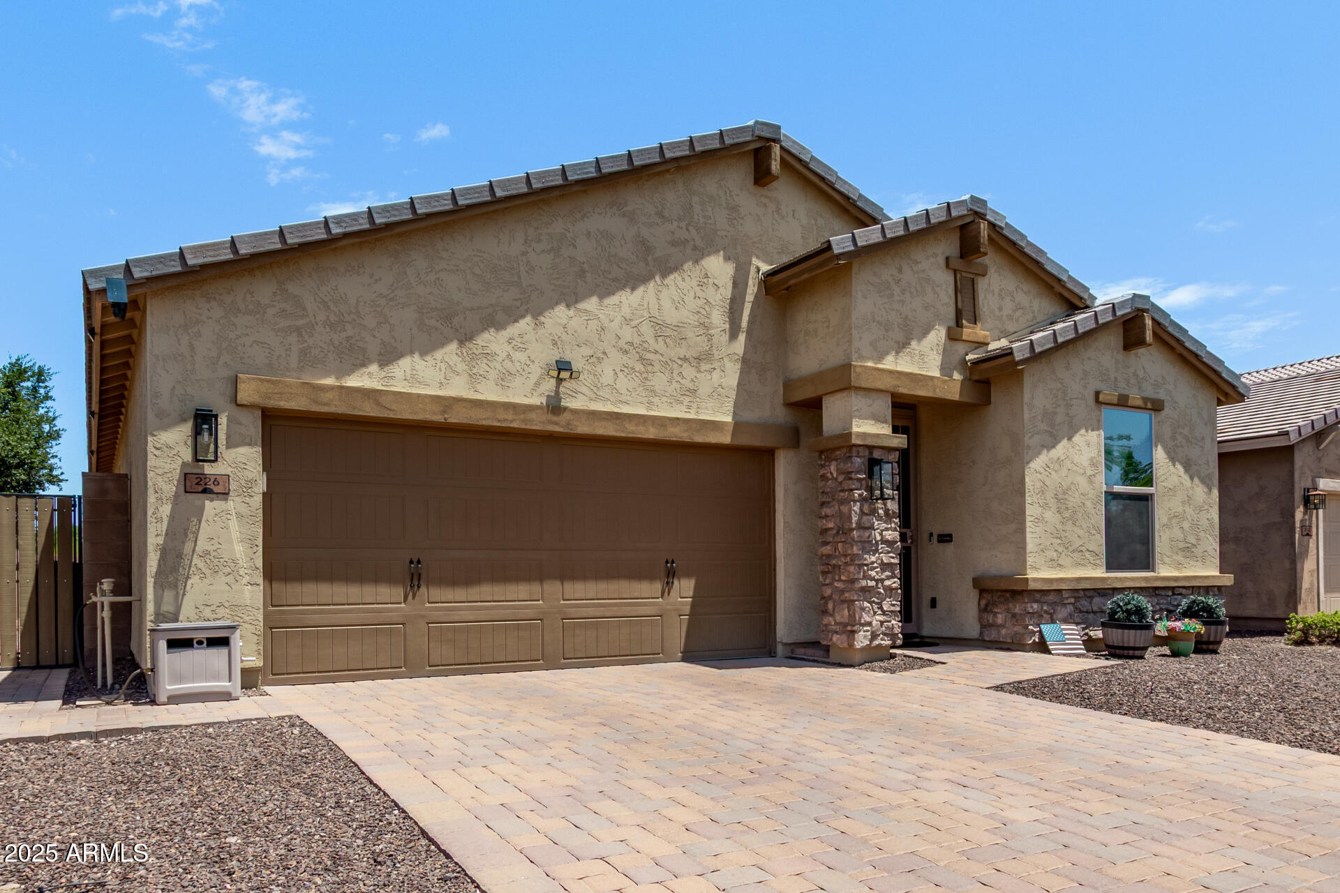 Property Photo: 226 E Monza Way AZ 85140