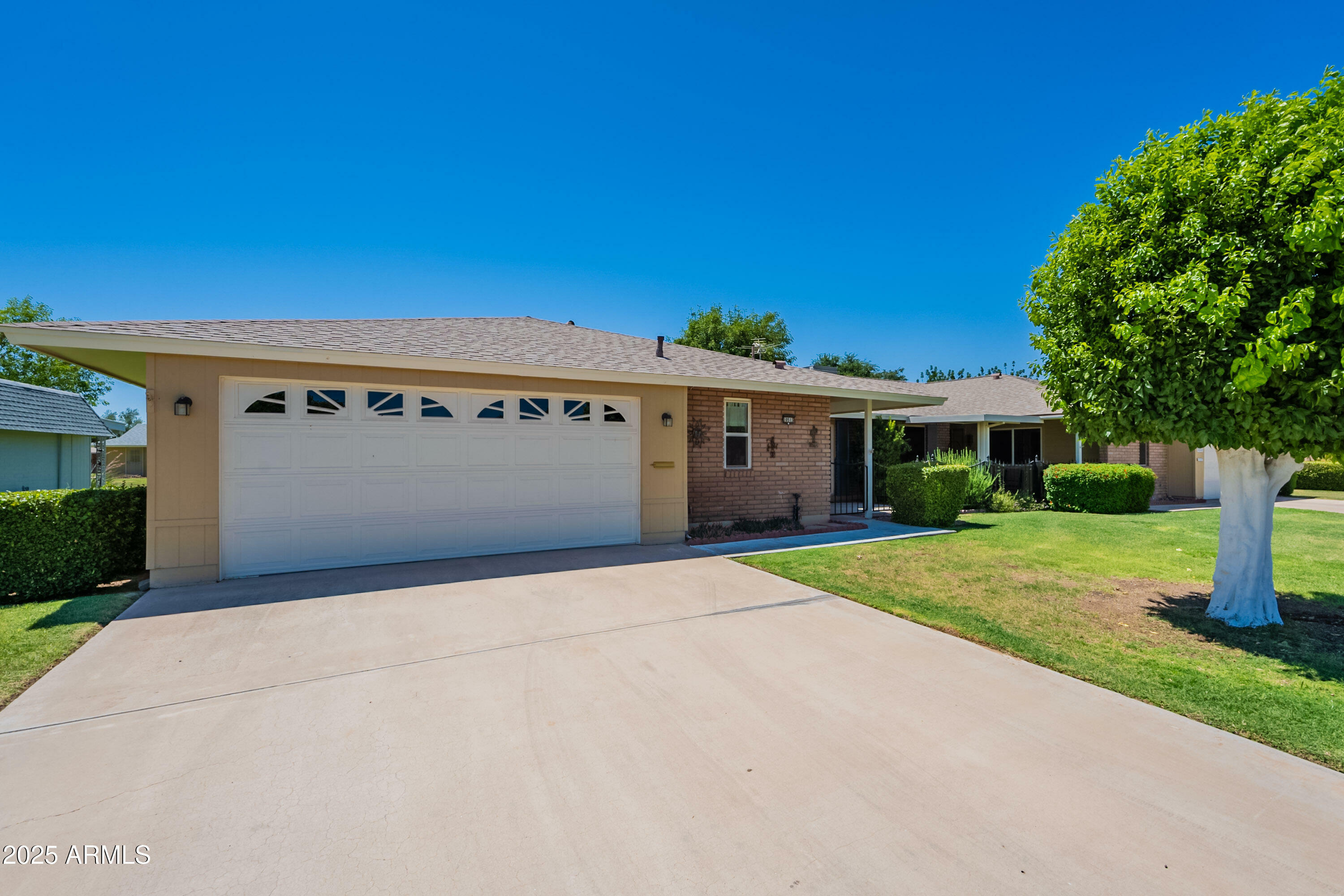 Property Photo: 10513 W Roundelay Circle AZ 85351