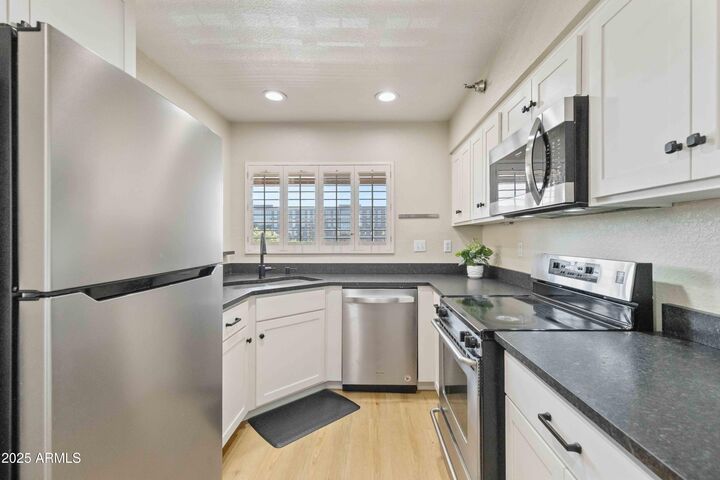 Property Photo:  154 W 5th Street 246  AZ 85281 