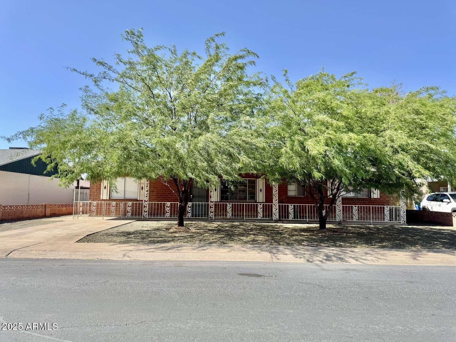 3006 W Stella Lane  Phoenix AZ 85017 photo