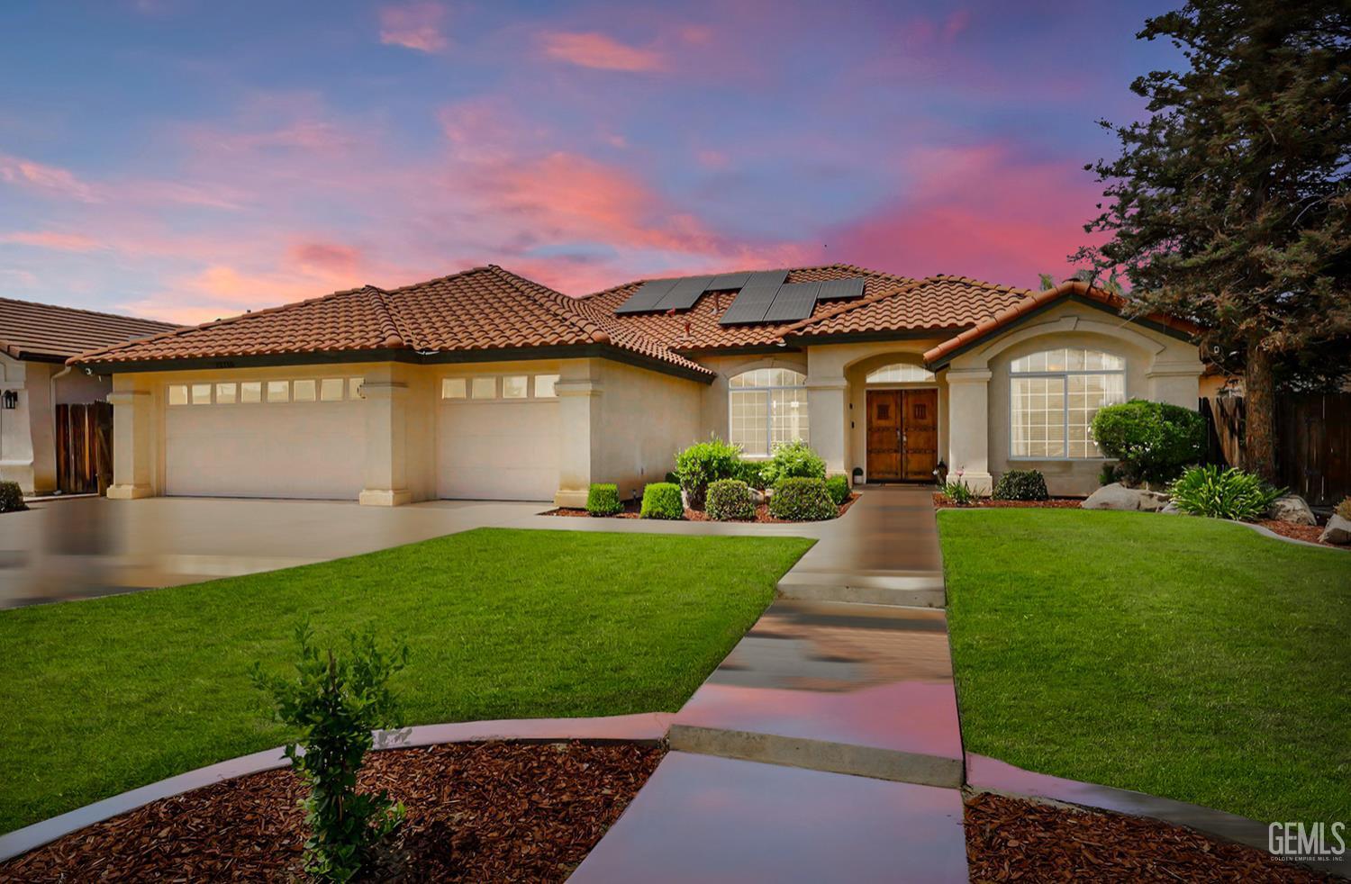 Property Photo: 12710 Lanai Avenue CA 93312
