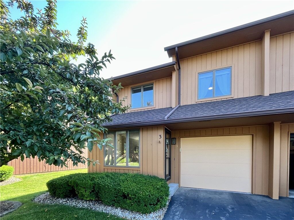 Property Photo:  3 Treetop Drive  NY 14450 