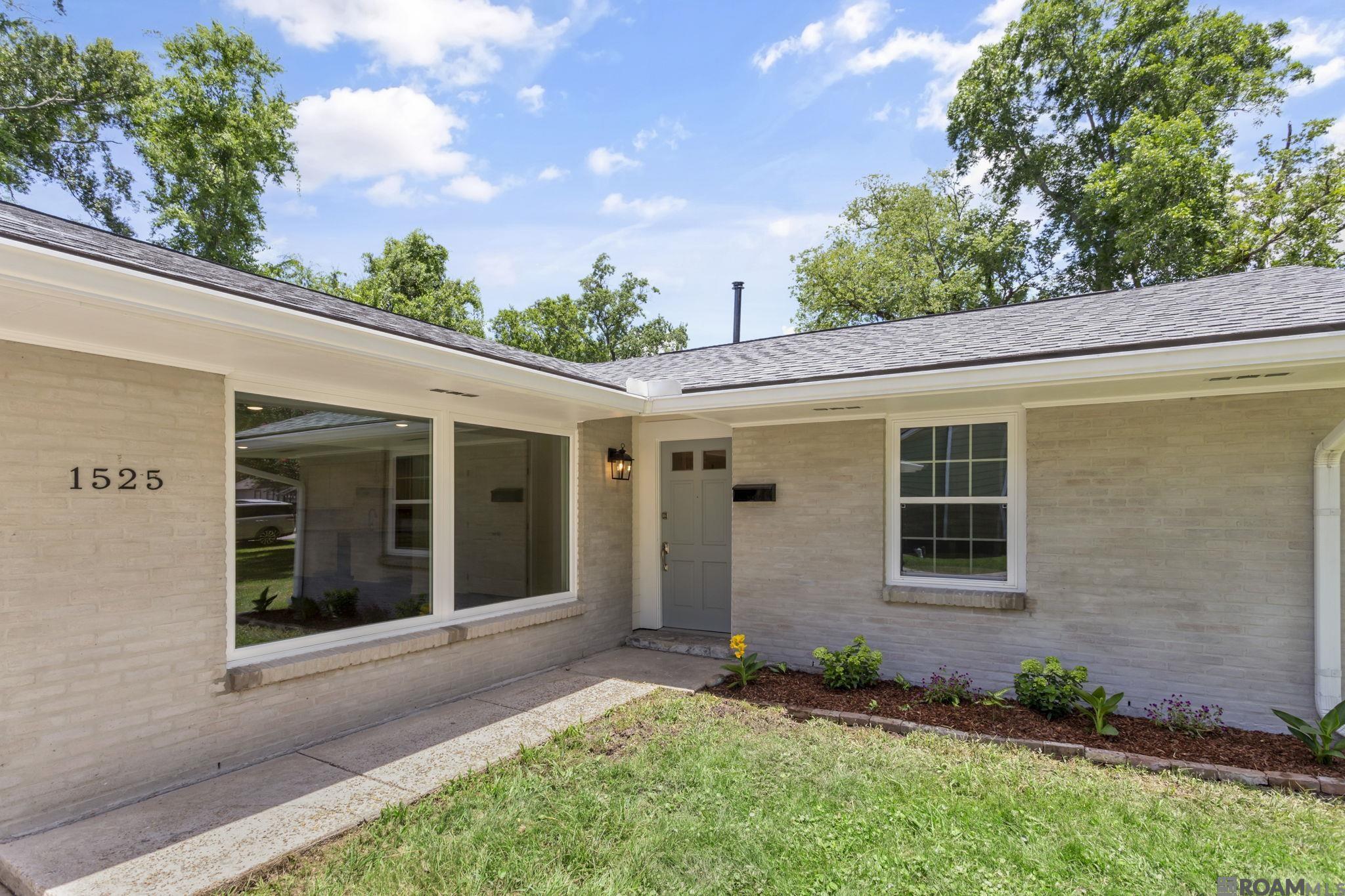 Property Photo:  1525 Hood Ave  LA 70808 