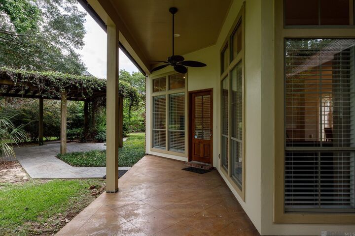 Property Photo:  1706 Foxton Ct  LA 70815