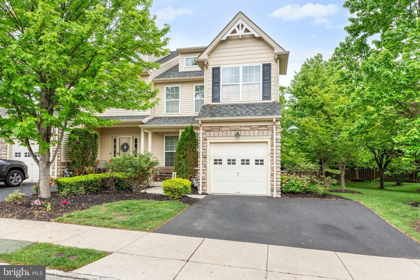 Property Photo:  115 Sherwood Lane  PA 19428 