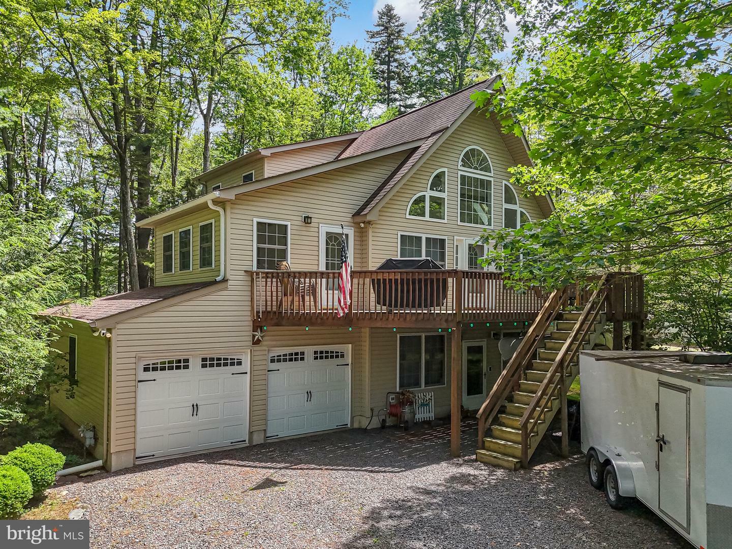 Property Photo: 132 Woodbury Drive PA 18610